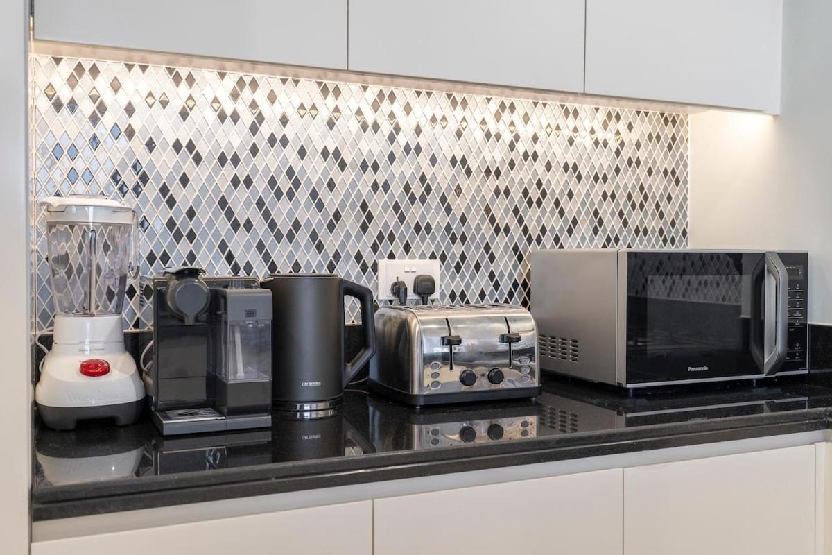 Apartment Prestigious 2-bedroom With Easy City Access In Business Bay