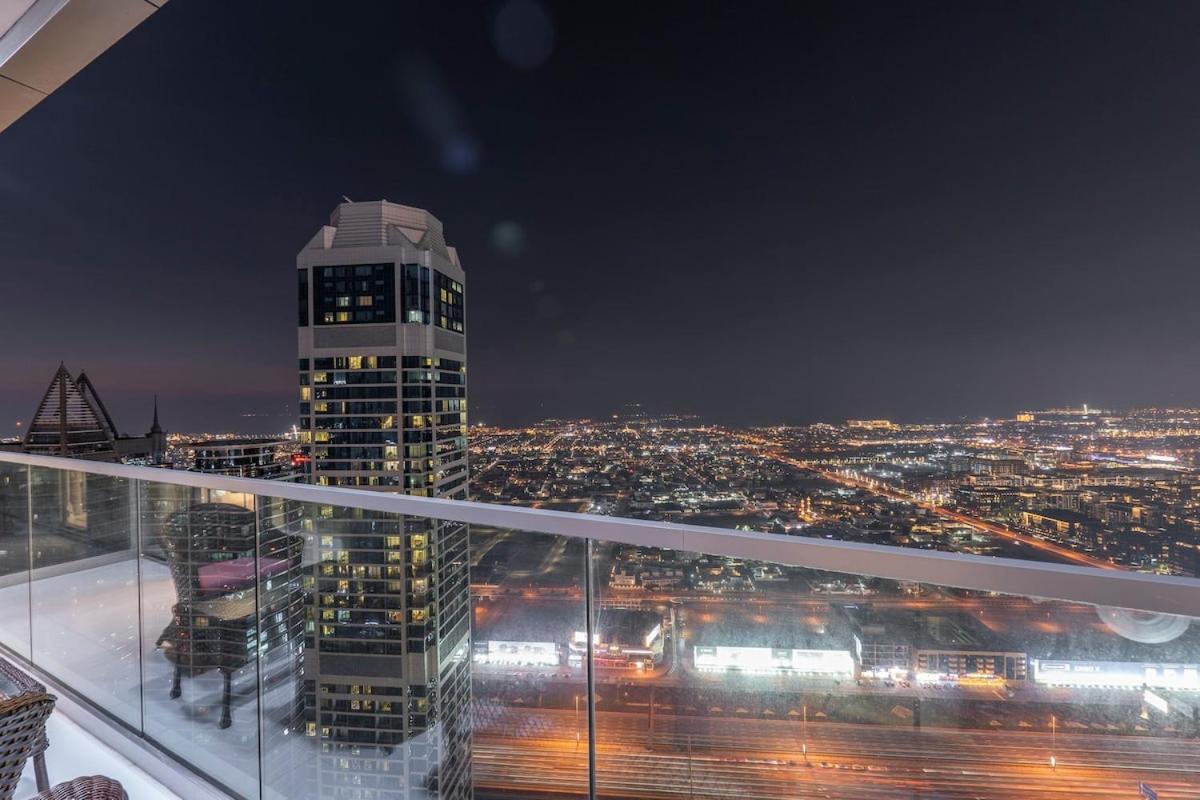 Prestigious 2-bedroom With Easy City Access In Business Bay Apartment *