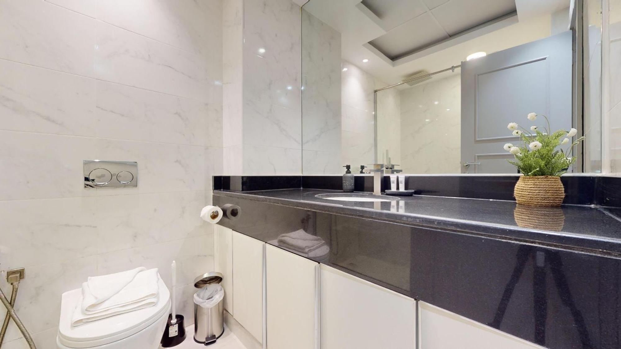 Elegant 2br In Marina Pearl - Marina Apartment
