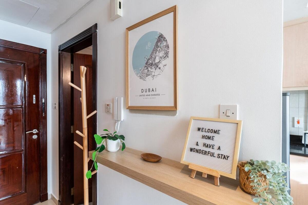 Apartment Trendy With Fitted Kitchen In Discovery Gardens