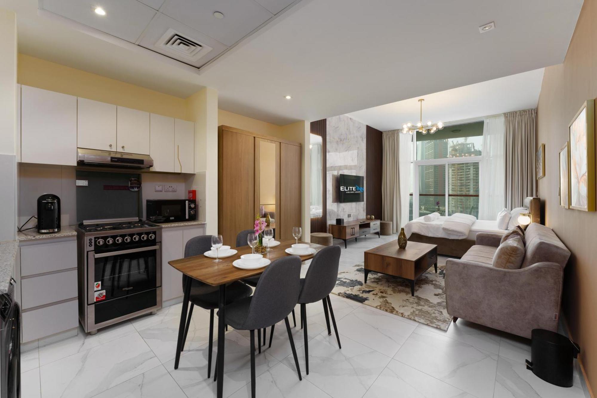 Apartment In Business Bay With Stunning Views Of Burj Khalifa & Canal *