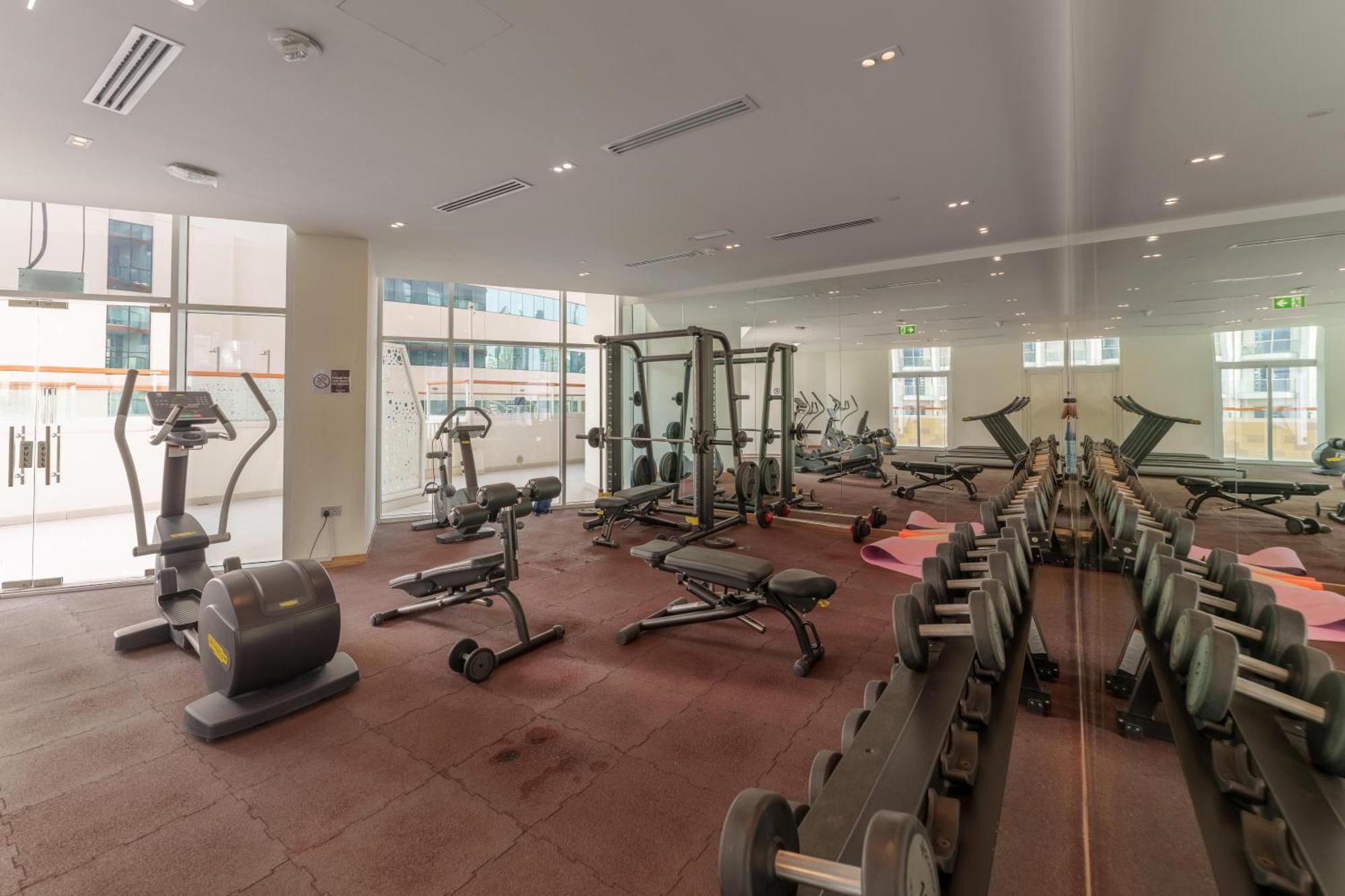 Apartment In Business Bay With Stunning Views Of Burj Khalifa & Canal Dubai