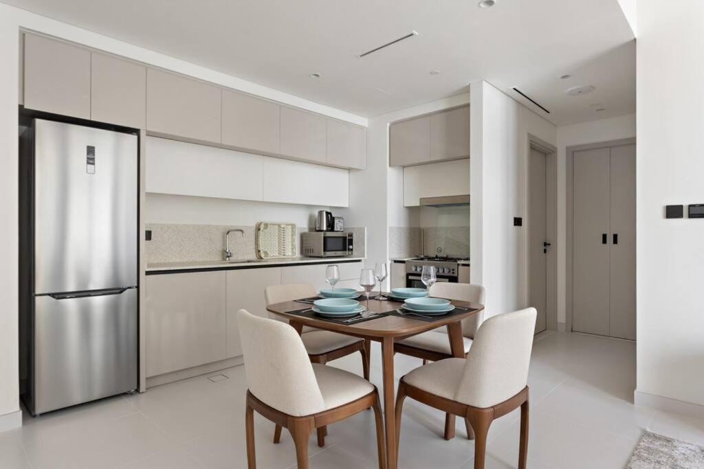Chic Comfort Fully Furnished 1 Bhk With Sea View And Access Apartment Dubai