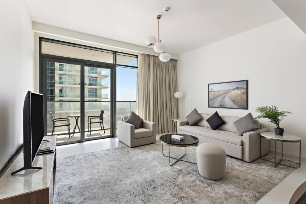 Apartment Chic Comfort Fully Furnished 1 Bhk With Sea View And Access Dubai