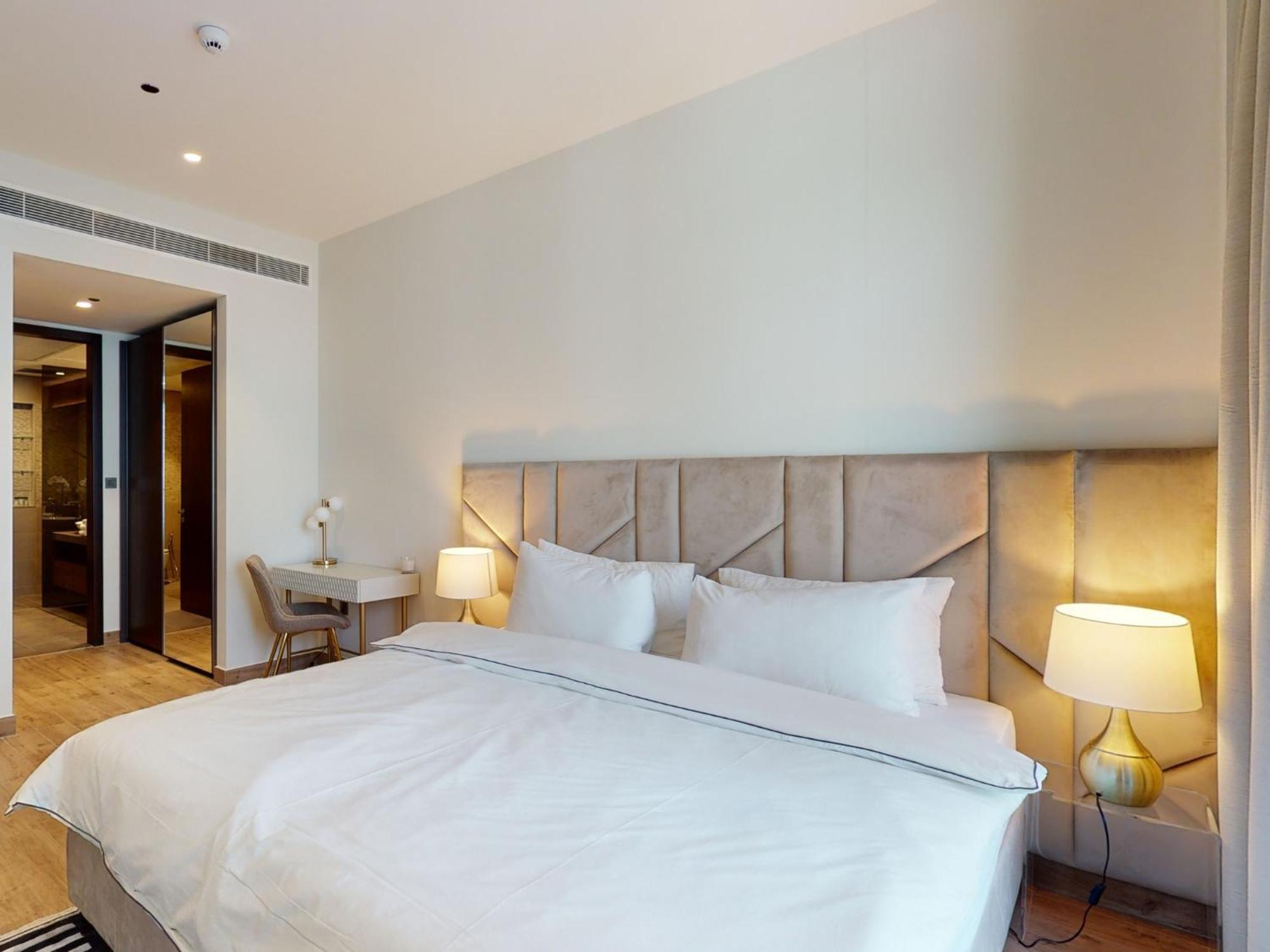Luxury 5 Star Marina Apartment Dubai