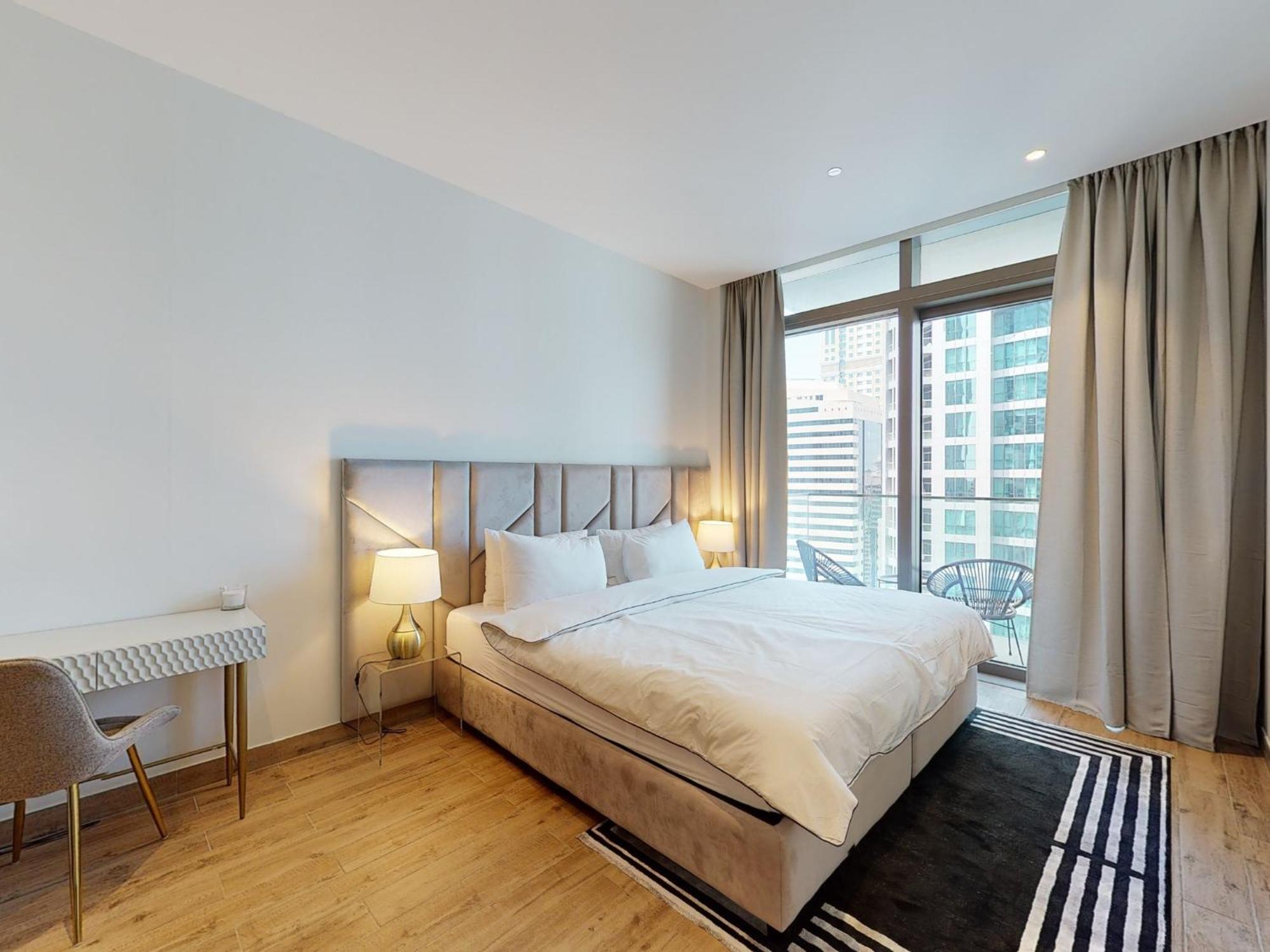 Luxury 5 Star Marina Apartment Dubai