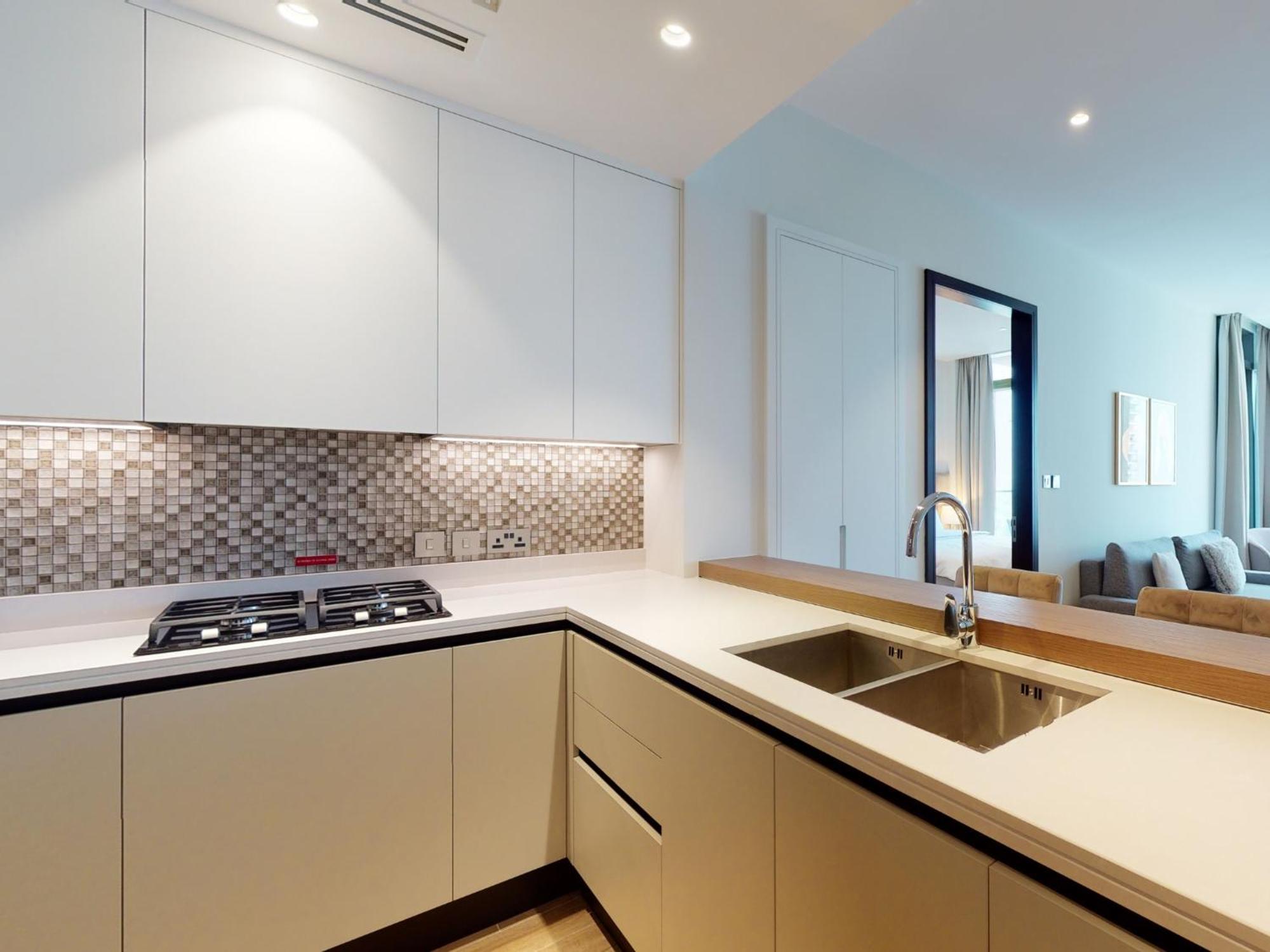 Luxury 5 Star Marina Apartment