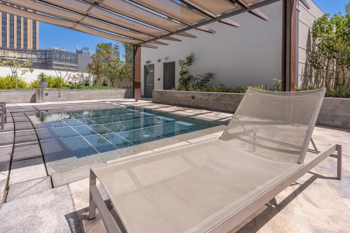 Apartment Elegant 1-bedroom With Skyline Views In Marina Dubai