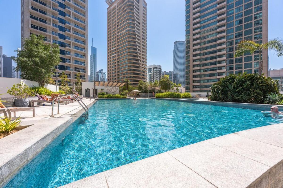 Elegant 1-bedroom With Skyline Views In Marina Apartment *