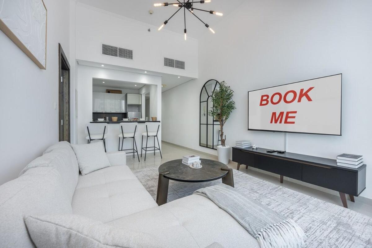Elegant 1-bedroom With Skyline Views In Marina Apartment