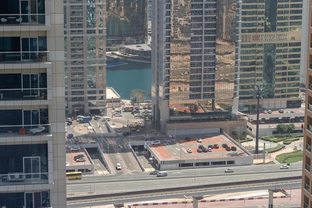 Apartment Elegant 1-bedroom With Skyline Views In Marina Dubai