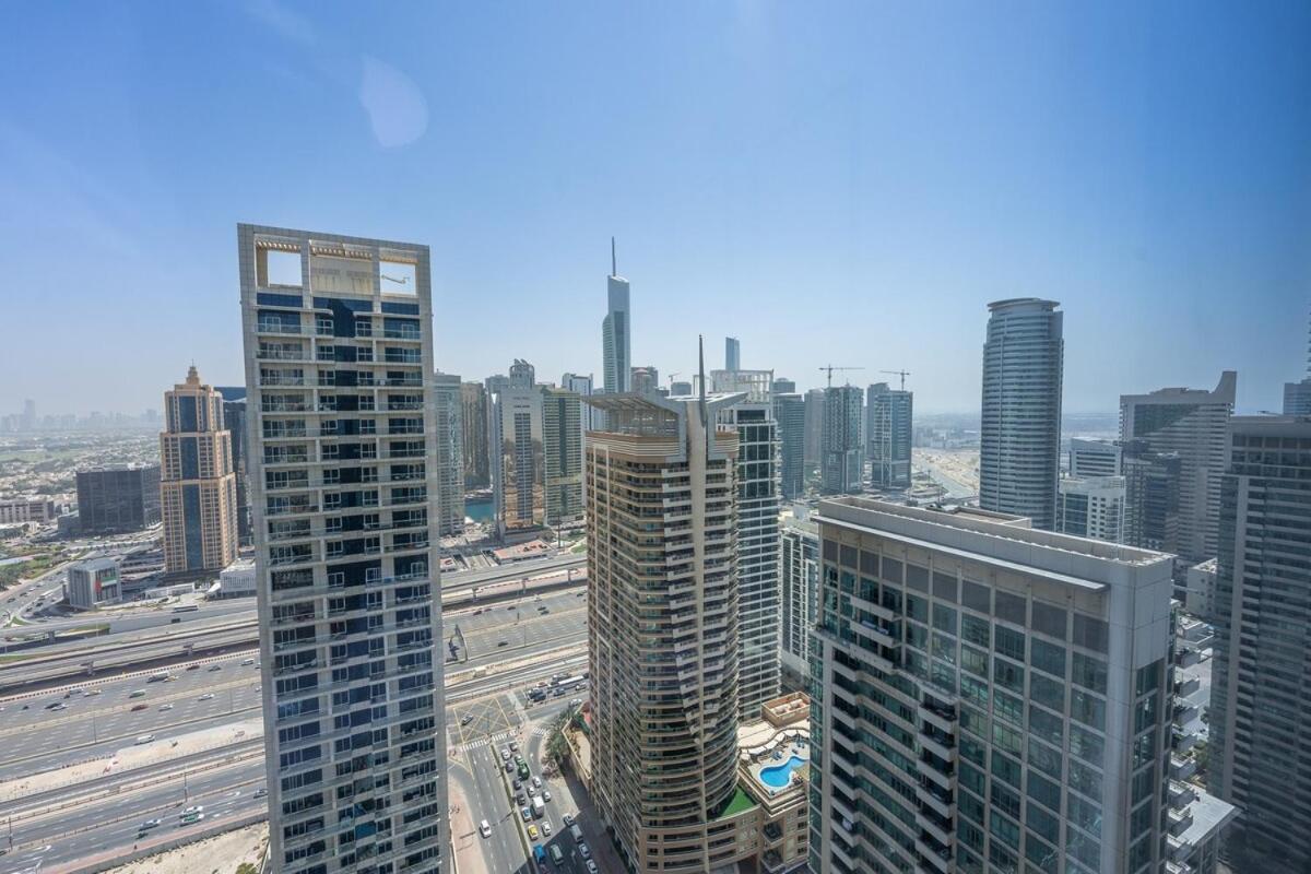 Elegant 1-bedroom With Skyline Views In Marina Dubai