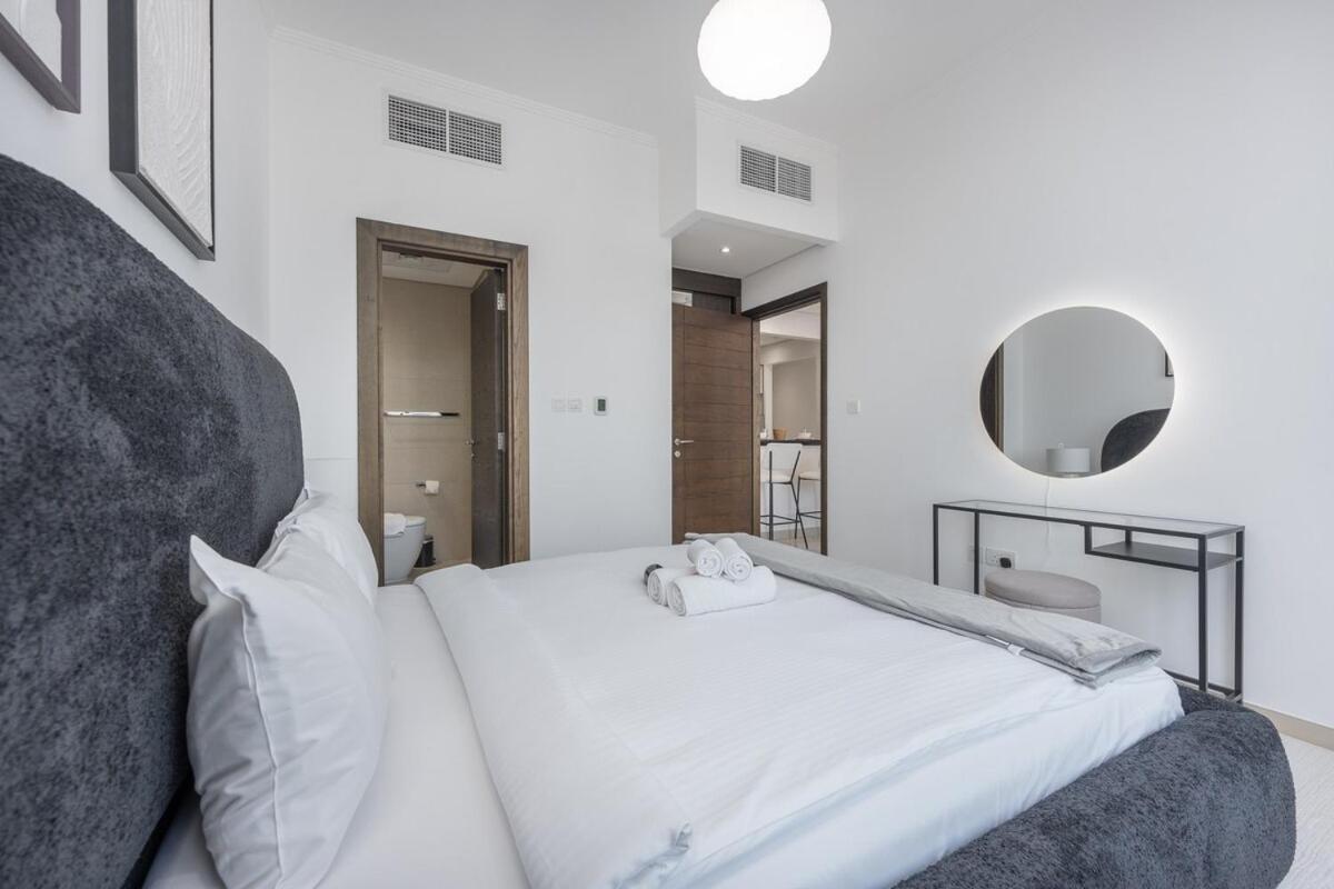 Elegant 1-bedroom With Skyline Views In Marina Apartment Dubai
