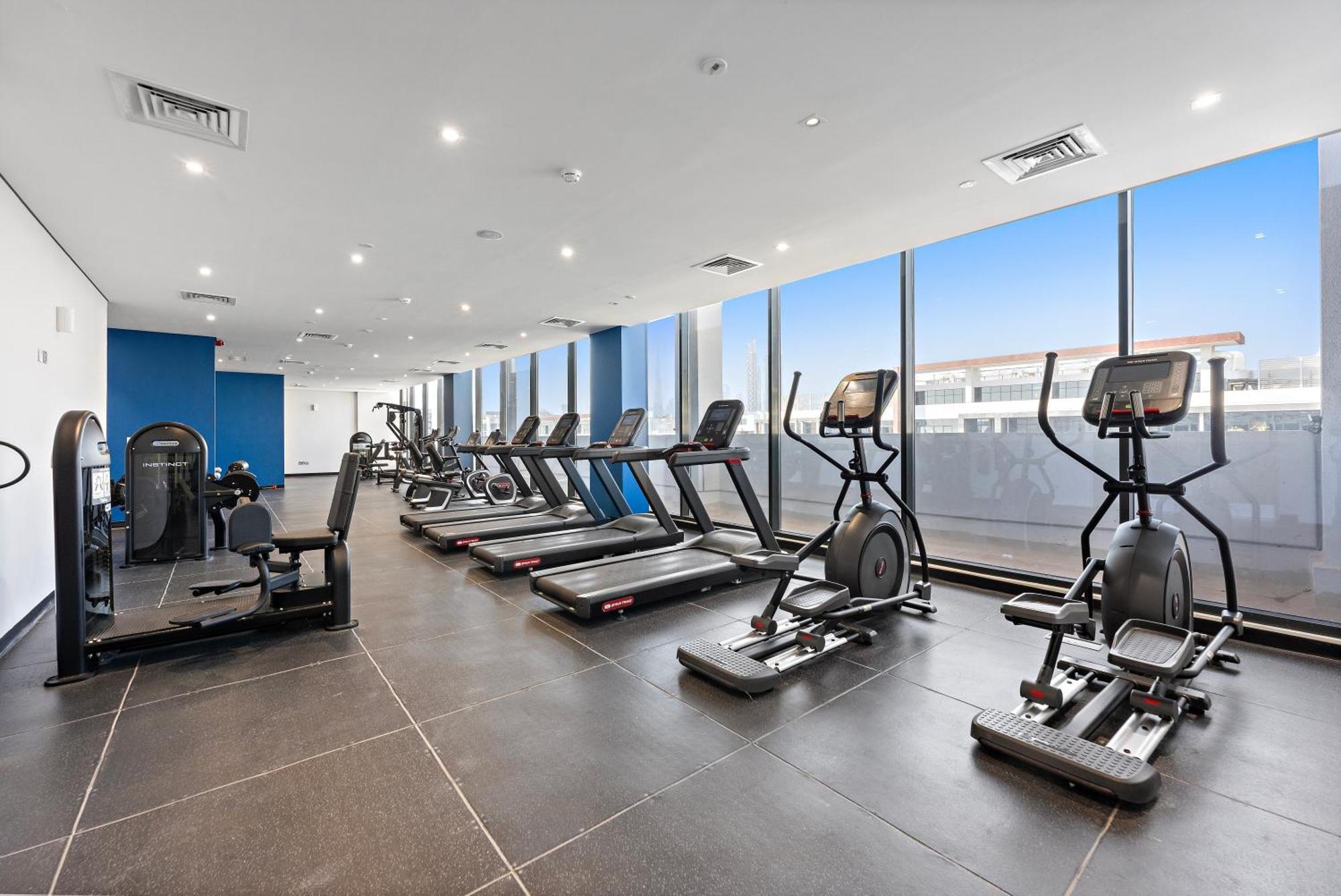 Lovely With Pool And Gym Dubai