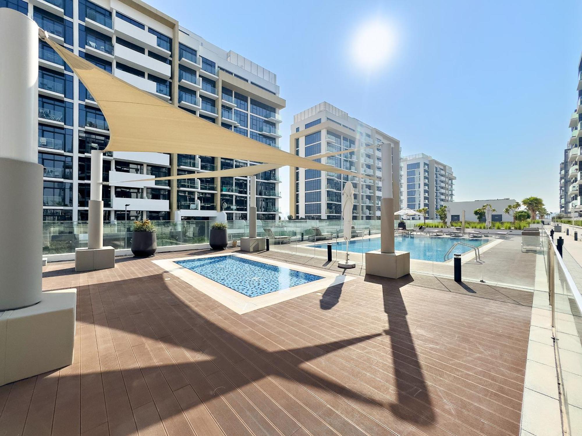 Apartment Lovely With Pool And Gym