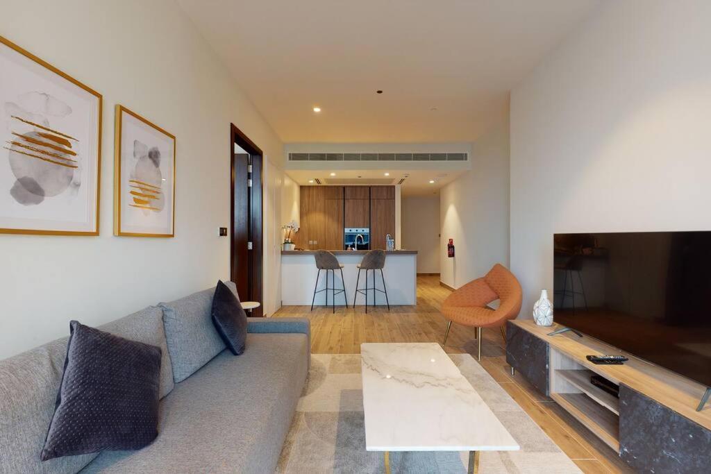 Beautiful Getaway Marina Apartment