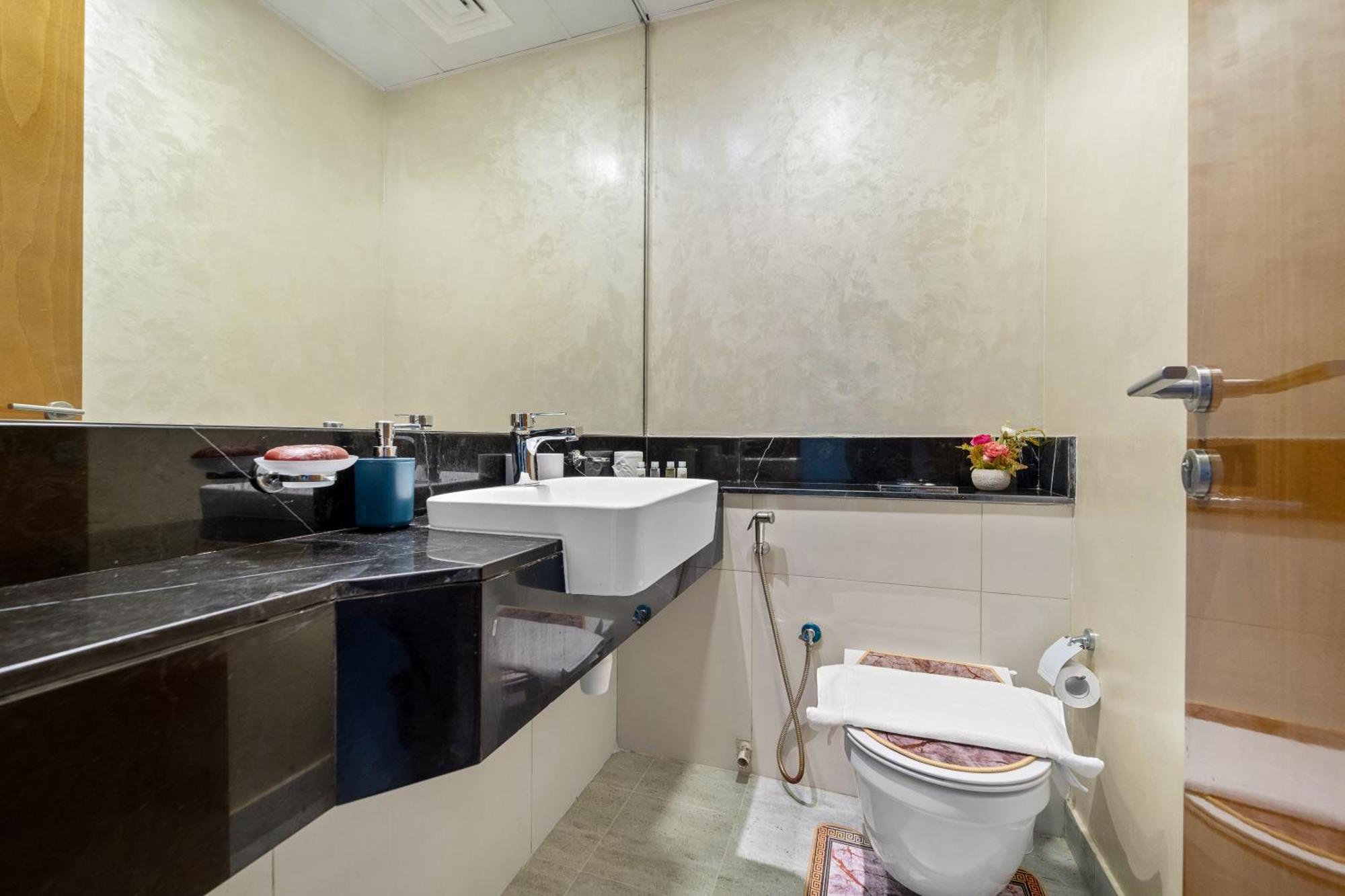 Lovely 2br With Pool, Gym & Kid's Playground *