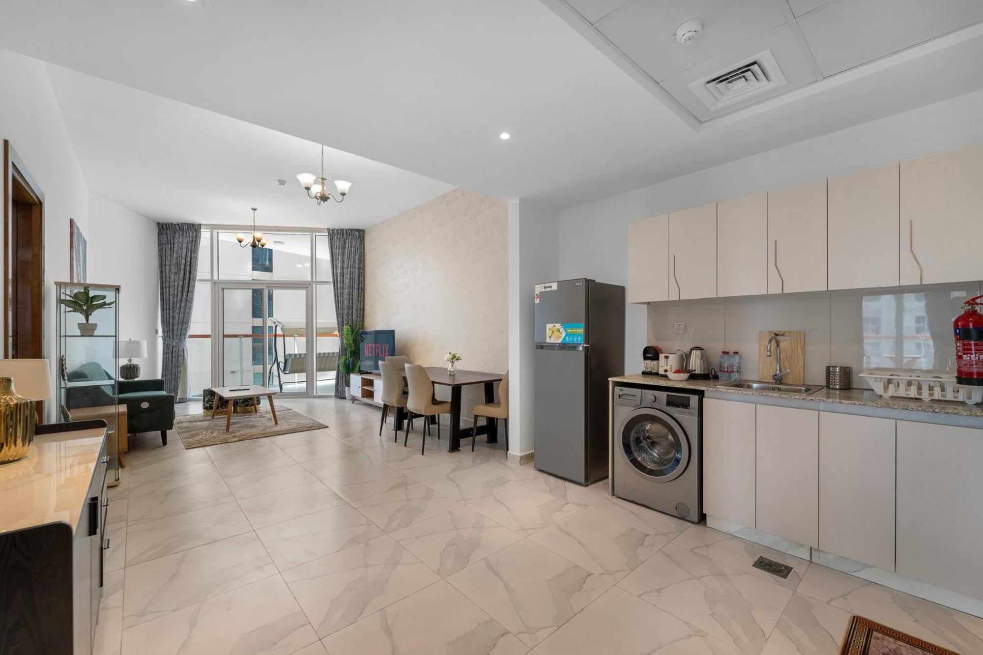Lovely 2br With Pool, Gym & Kid's Playground * Dubai