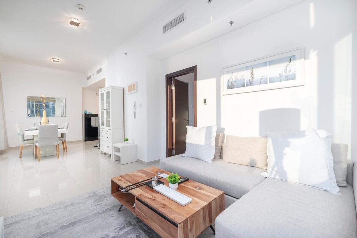 Cozy Spacious 1-bedroom Haven In Marina Apartment *