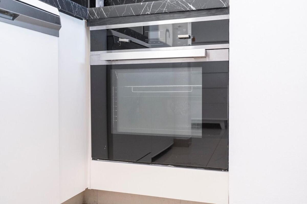 Cozy Spacious 1-bedroom Haven In Marina Apartment *