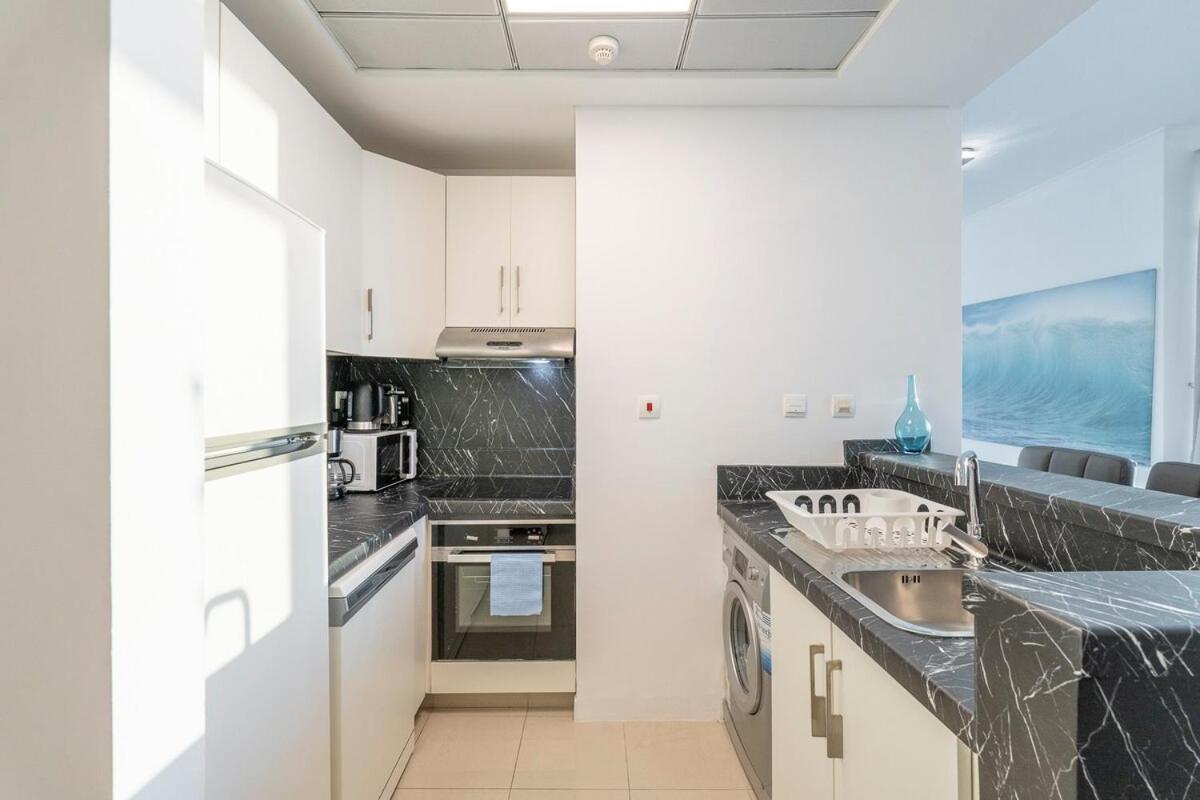 Apartment Cozy Spacious 1-bedroom Haven In Marina