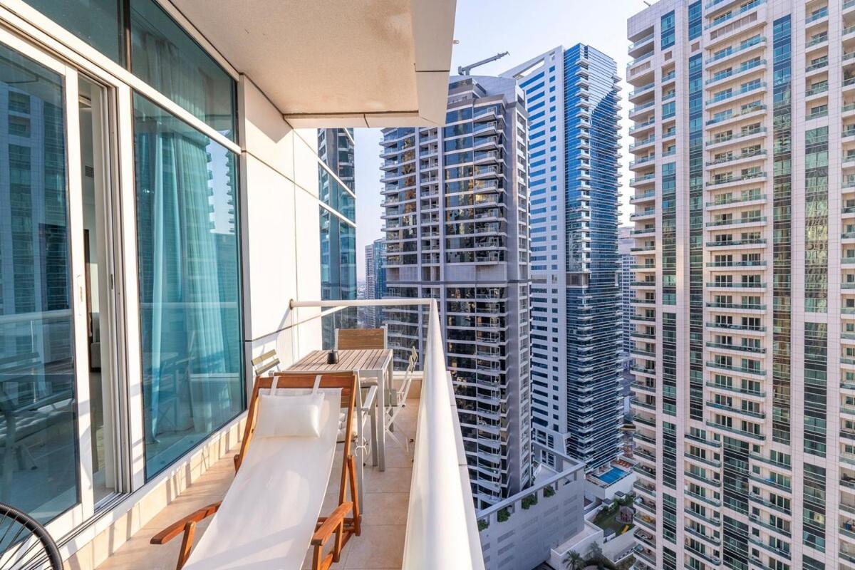 Cozy Spacious 1-bedroom Haven In Marina Apartment
