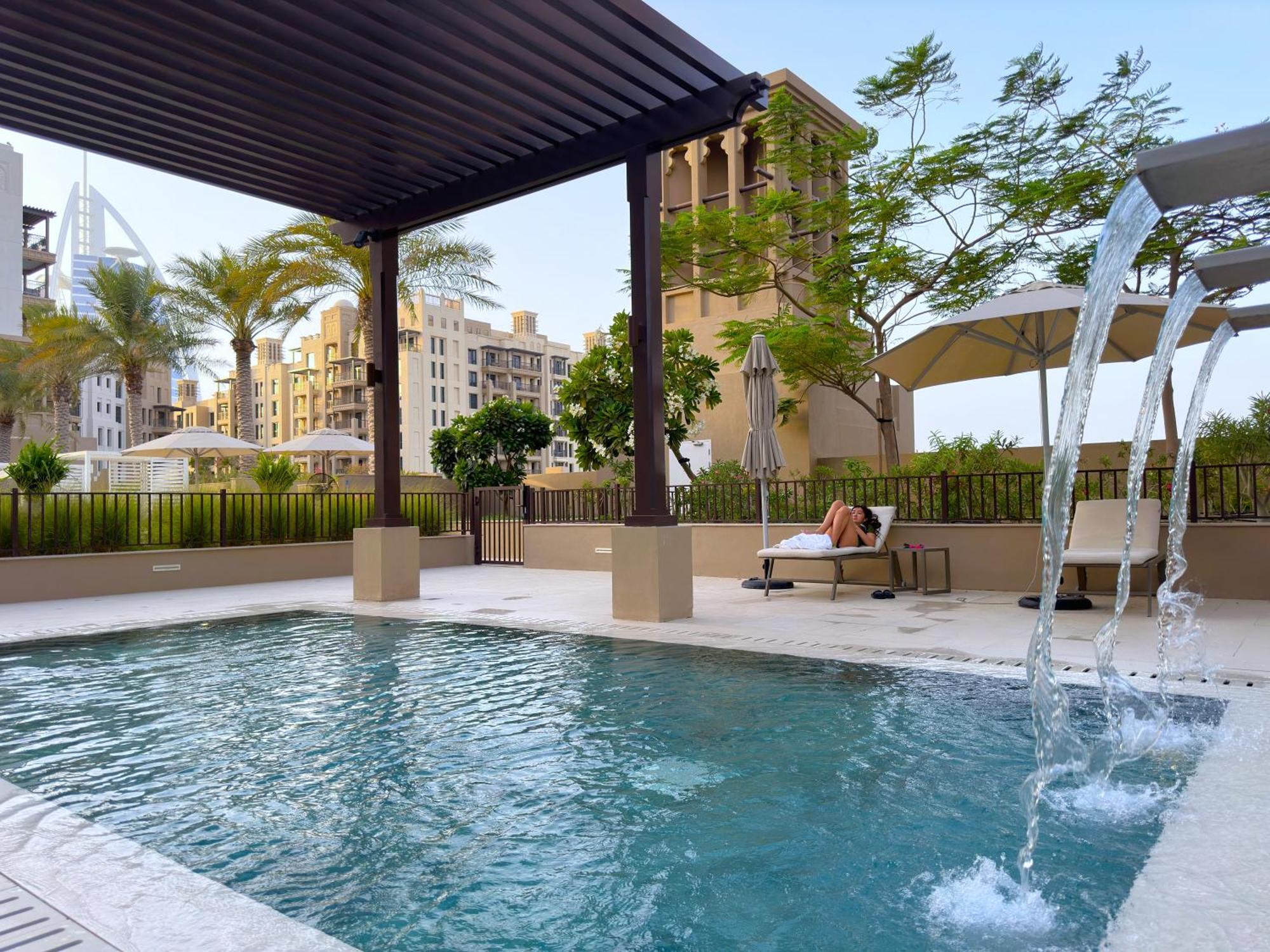 Ultra Luxury Flat With Amazing Pool Near To Burj Apartment