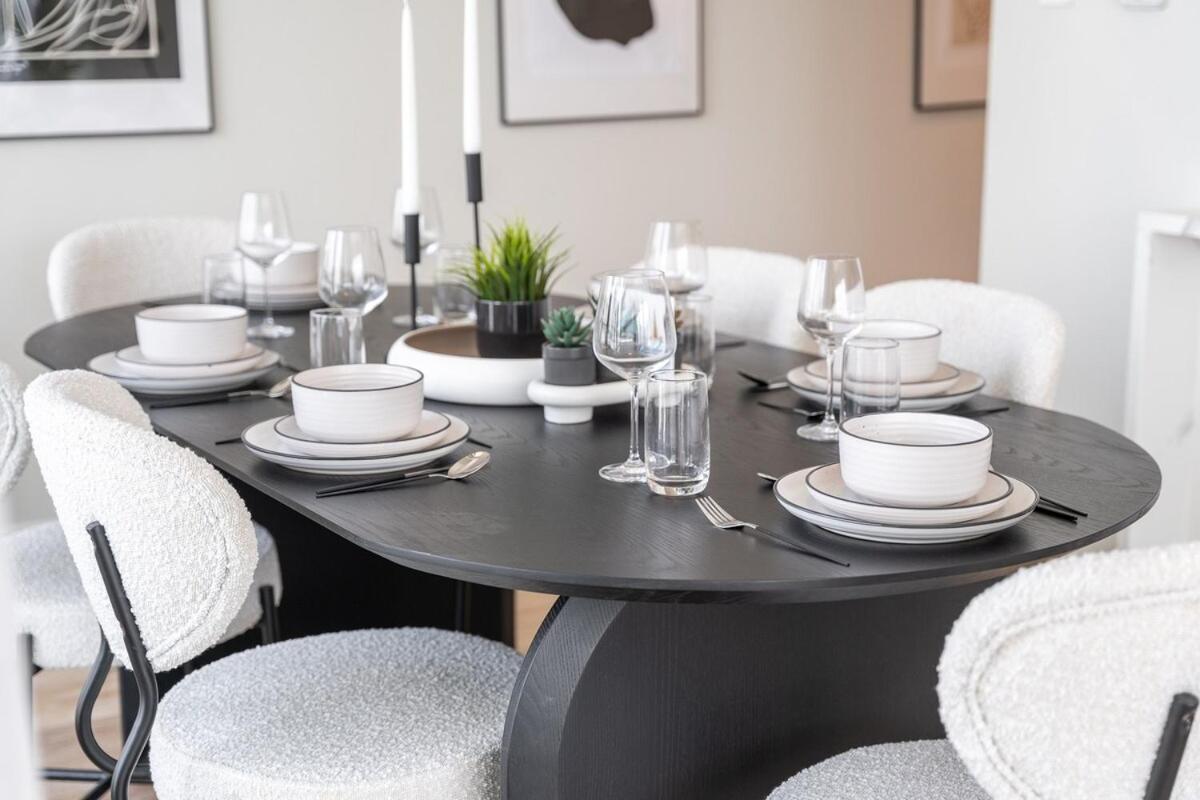 Apartment Luxury 7-sleeper With Spectacular Views In Marina *