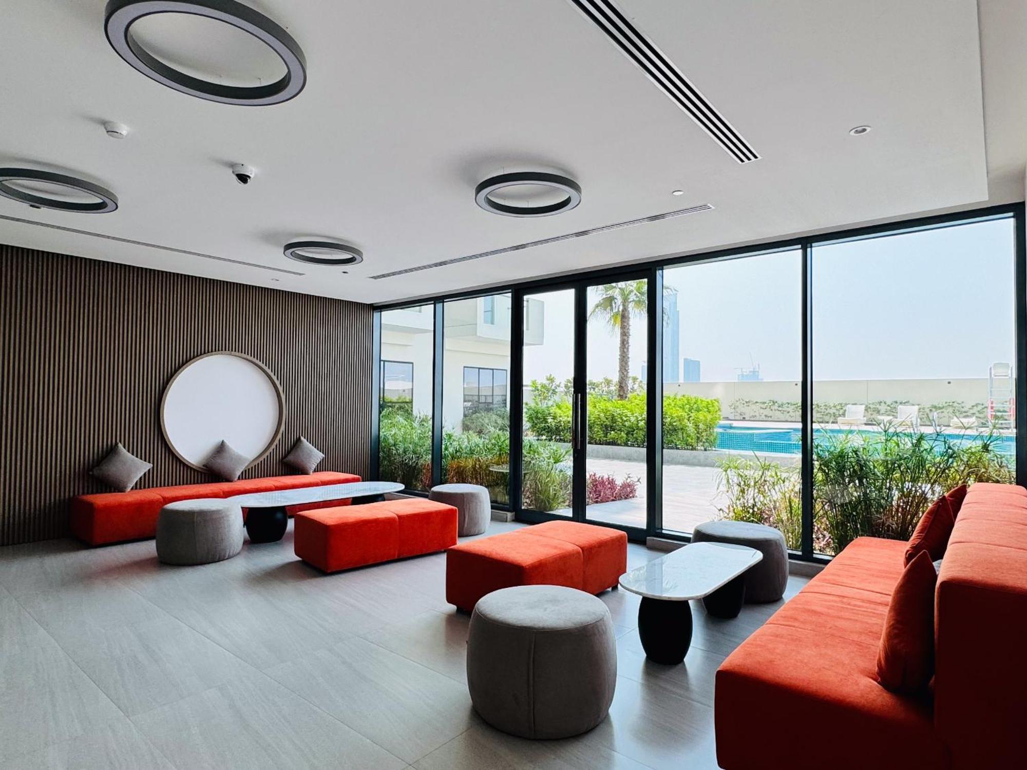 The Ivy Tower-1br Urban Elegance In Jvt Apartment