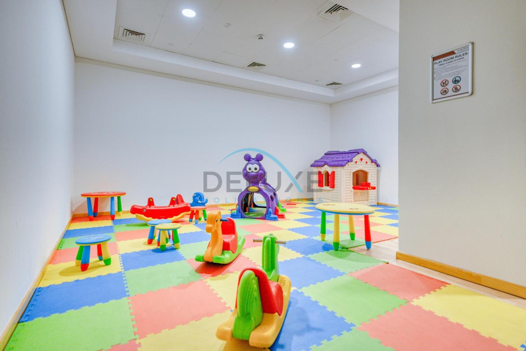 Apartment Cozy 1br Getaway In Sparkle Tower 3, Marina Buy Deluxe Homes Dubai
