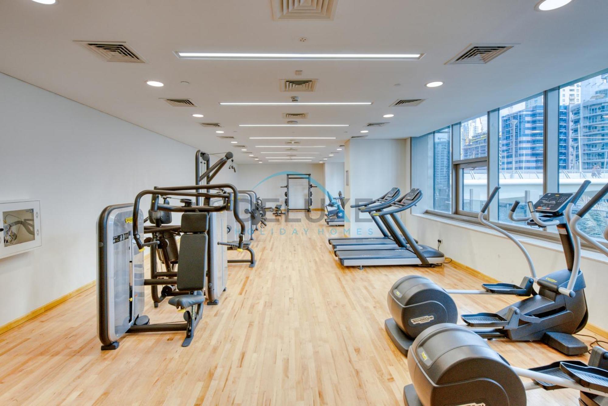 Cozy 1br Getaway In Sparkle Tower 3, Marina Buy Deluxe Homes Apartment Dubai