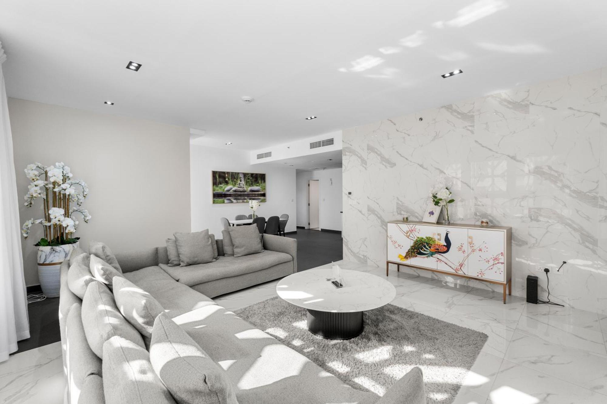 Sea View In Jbr - 2 Bedroom In Front Of The Apartment *