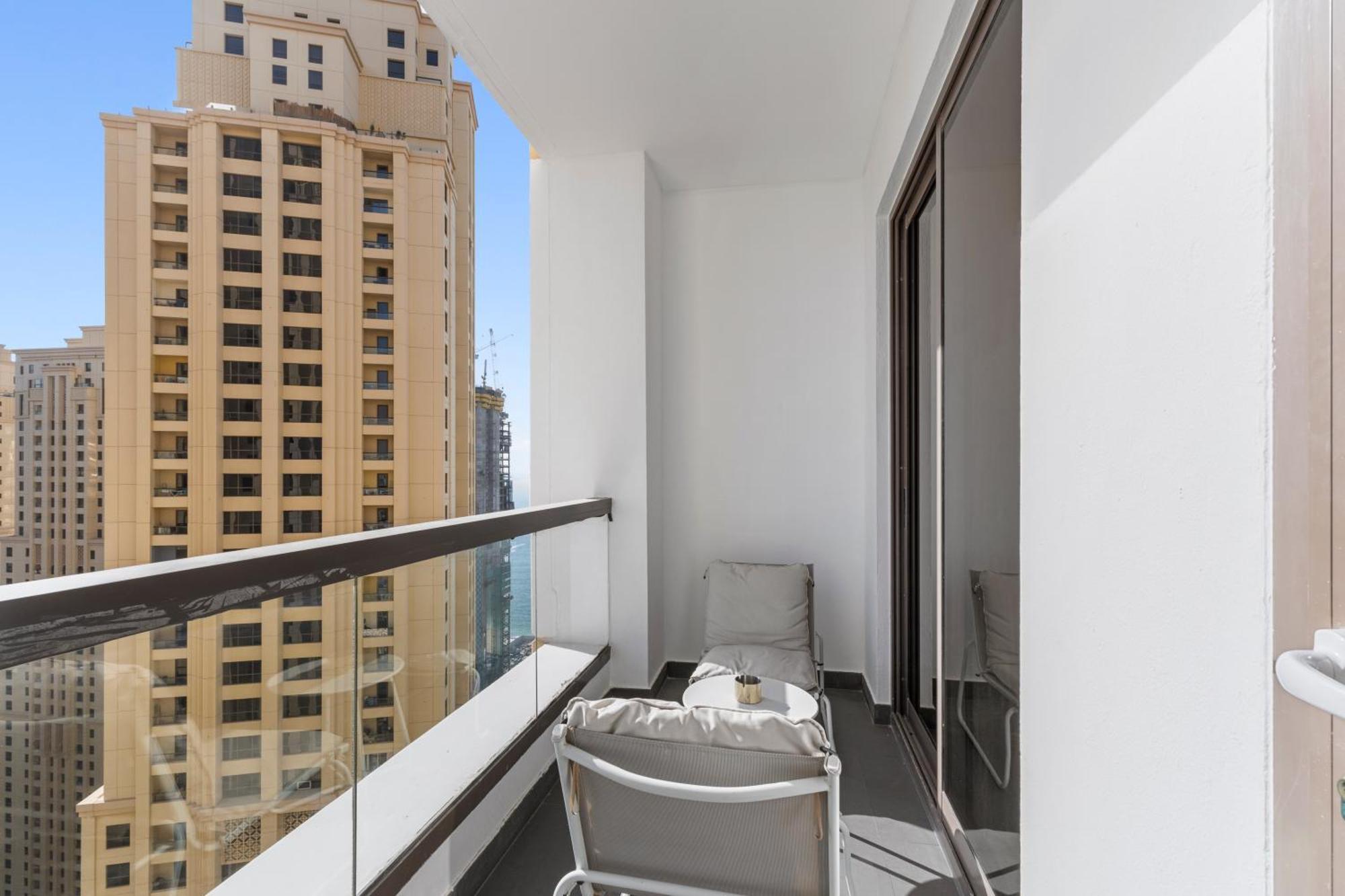 Apartment Sea View In Jbr - 2 Bedroom In Front Of The *