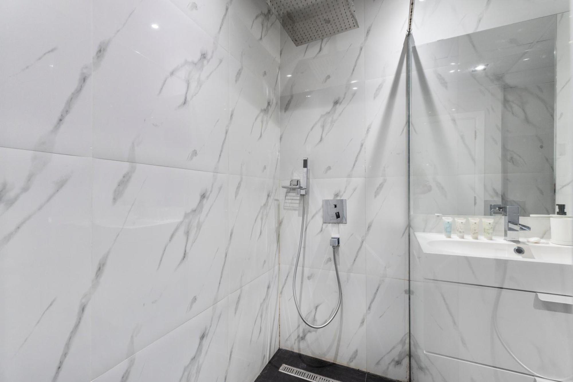 Sea View In Jbr - 2 Bedroom In Front Of The Apartment *