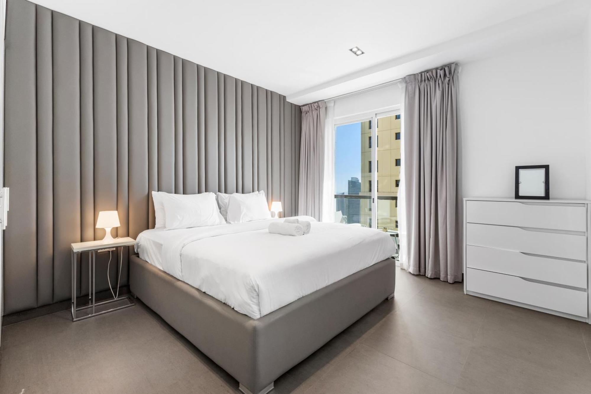 Apartment Sea View In Jbr - 2 Bedroom In Front Of The