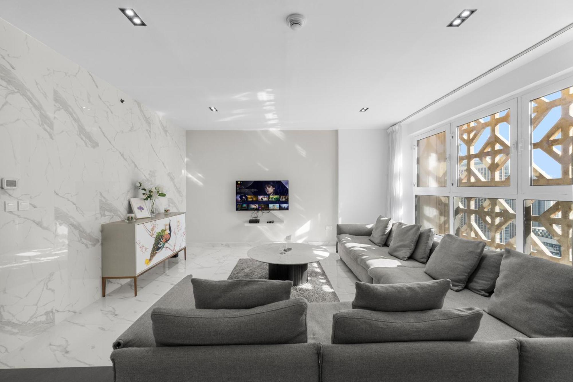 Sea View In Jbr - 2 Bedroom In Front Of The Apartment Dubai