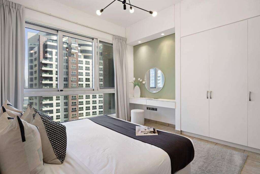 Luxury 2br And Maid With Stunning Marina View Apartment