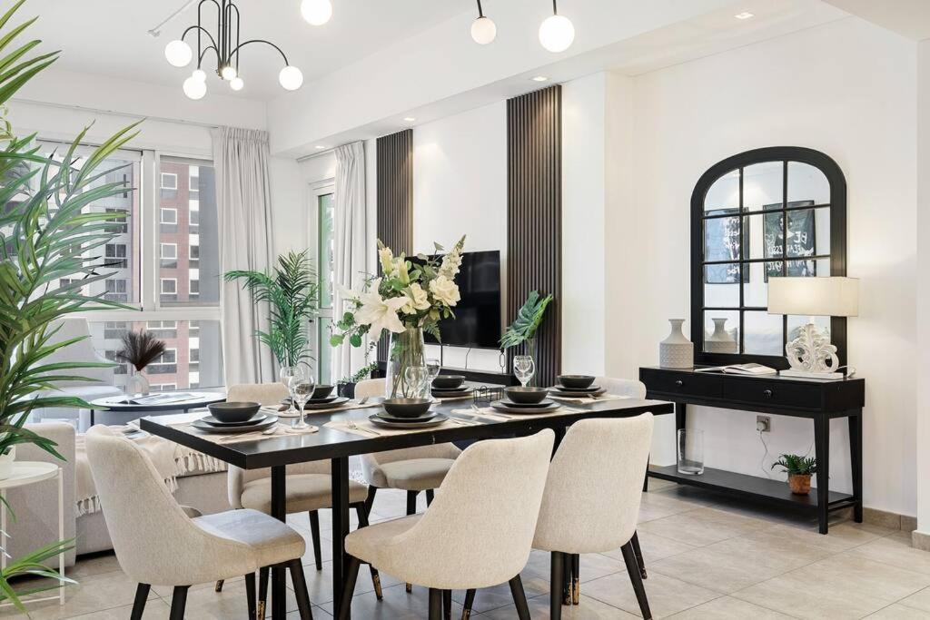 Luxury 2br And Maid With Stunning Marina View Apartment