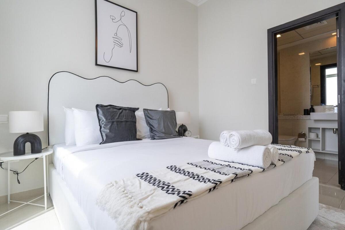 Apartment Sophisticated 1-bedroom With Skyscrapers View At Botanica Tower Dubai