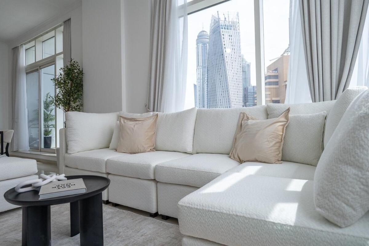 Sophisticated 1-bedroom With Skyscrapers View At Botanica Tower Dubai