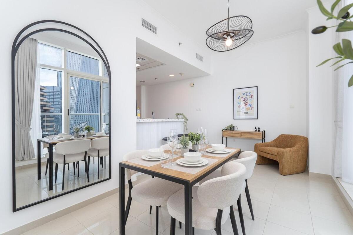 Sophisticated 1-bedroom With Skyscrapers View At Botanica Tower Dubai