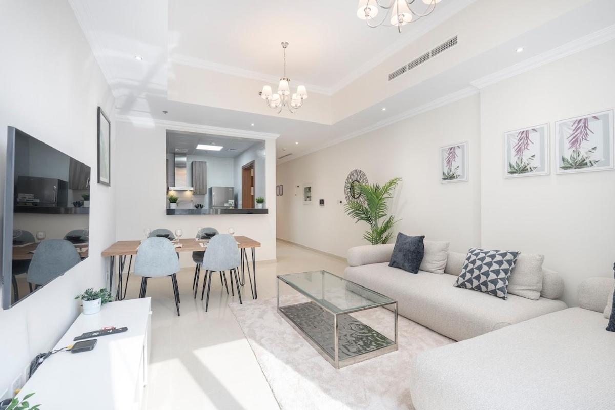 Sophisticated 1br Near Burj Khalifa Apartment *