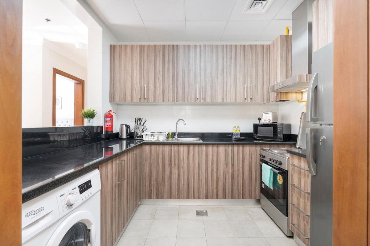 Apartment Sophisticated 1br Near Burj Khalifa Dubai
