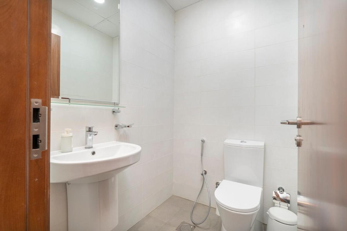 Sophisticated 1br Near Burj Khalifa Apartment *