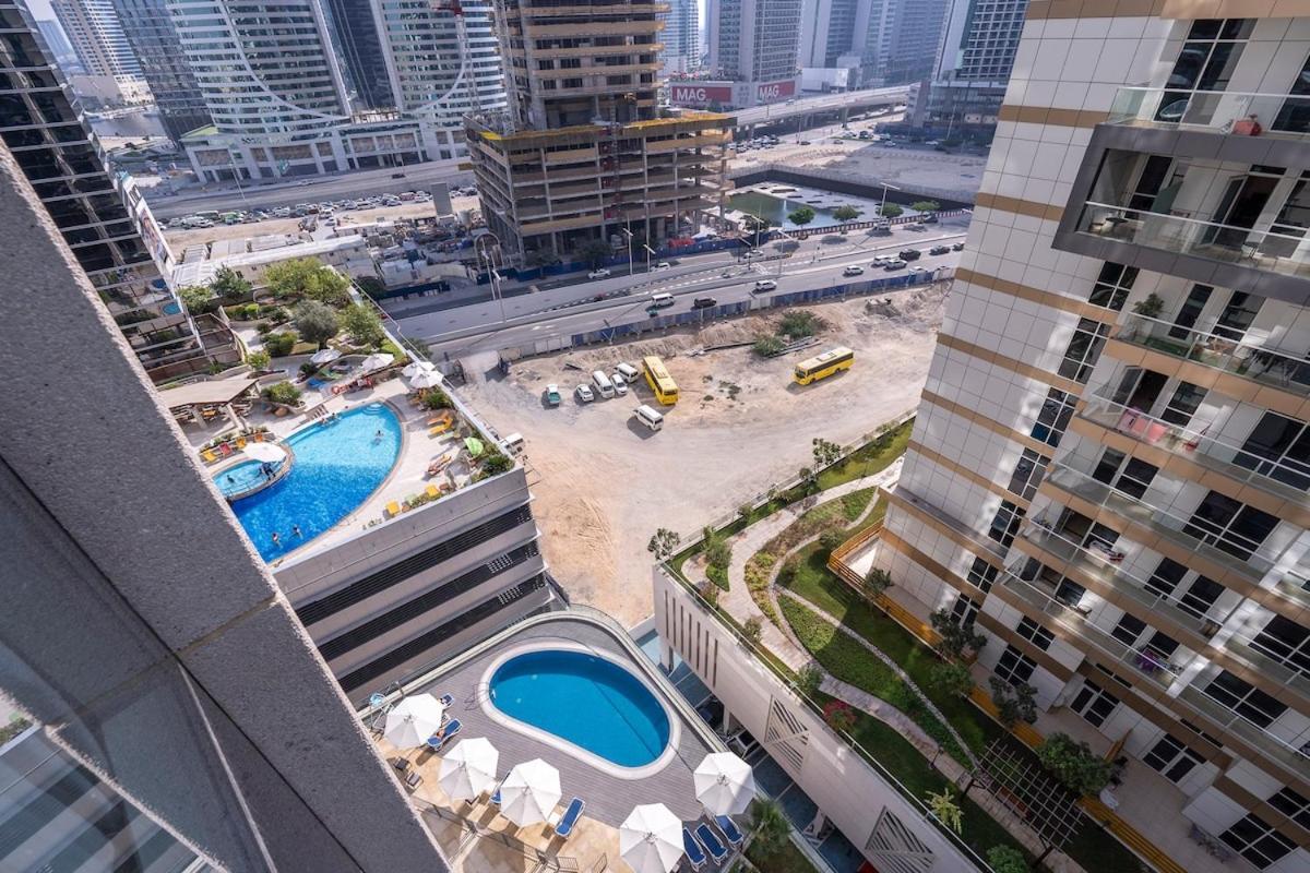 Sophisticated 1br Near Burj Khalifa Apartment *