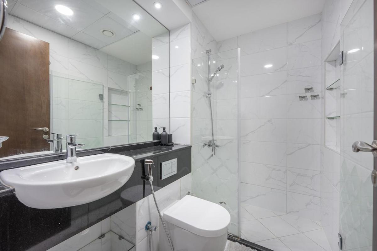 Elegant 2-bedroom With Modern Kitchenette In Jvc Dubai
