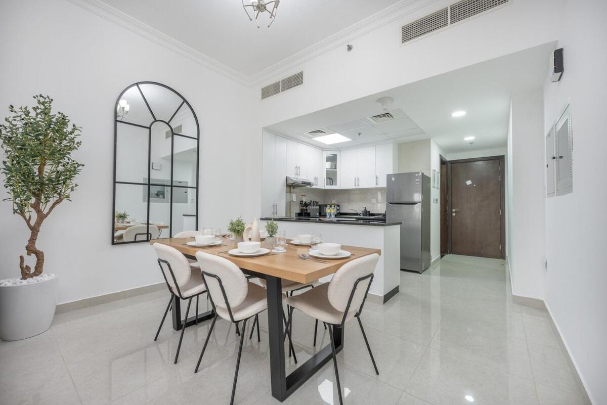 Elegant 2-bedroom With Modern Kitchenette In Jvc Dubai