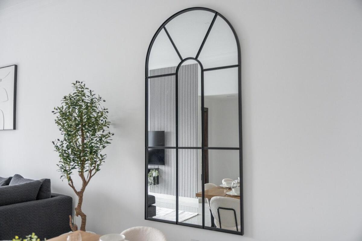 Elegant 2-bedroom With Modern Kitchenette In Jvc Apartment