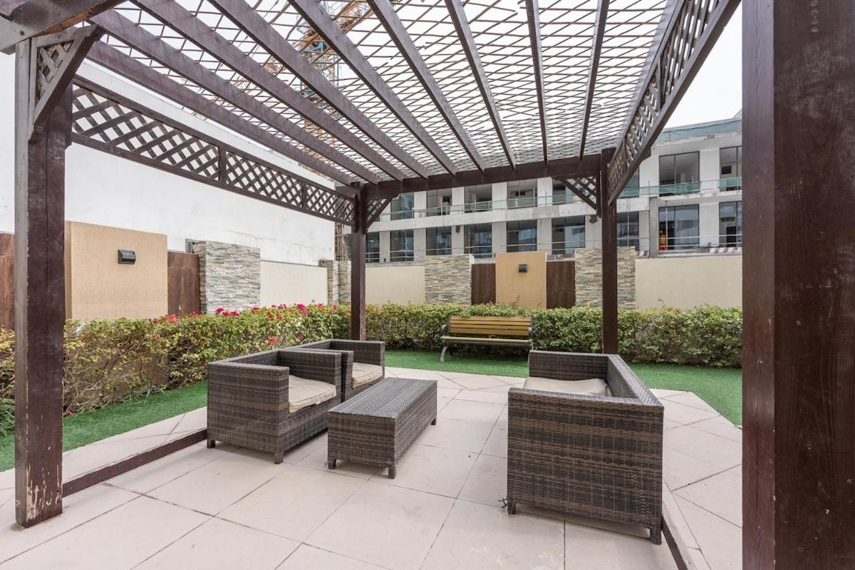 Elegant 2-bedroom With Modern Kitchenette In Jvc Apartment