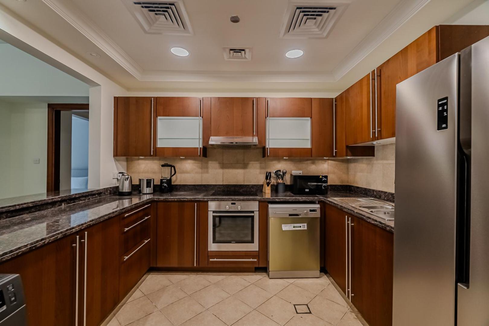 Apartment With Palm Jumeirah View I Golden Mile Dubai